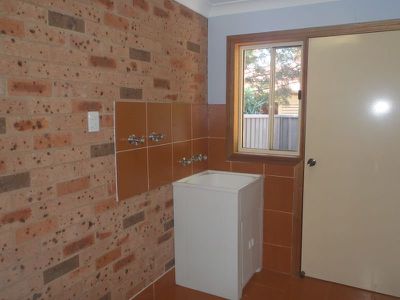 1&2 / 1 Hellyer Court, Dubbo