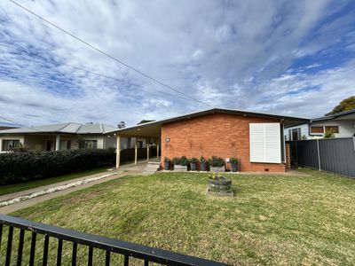 24 Caroline Street, Dubbo
