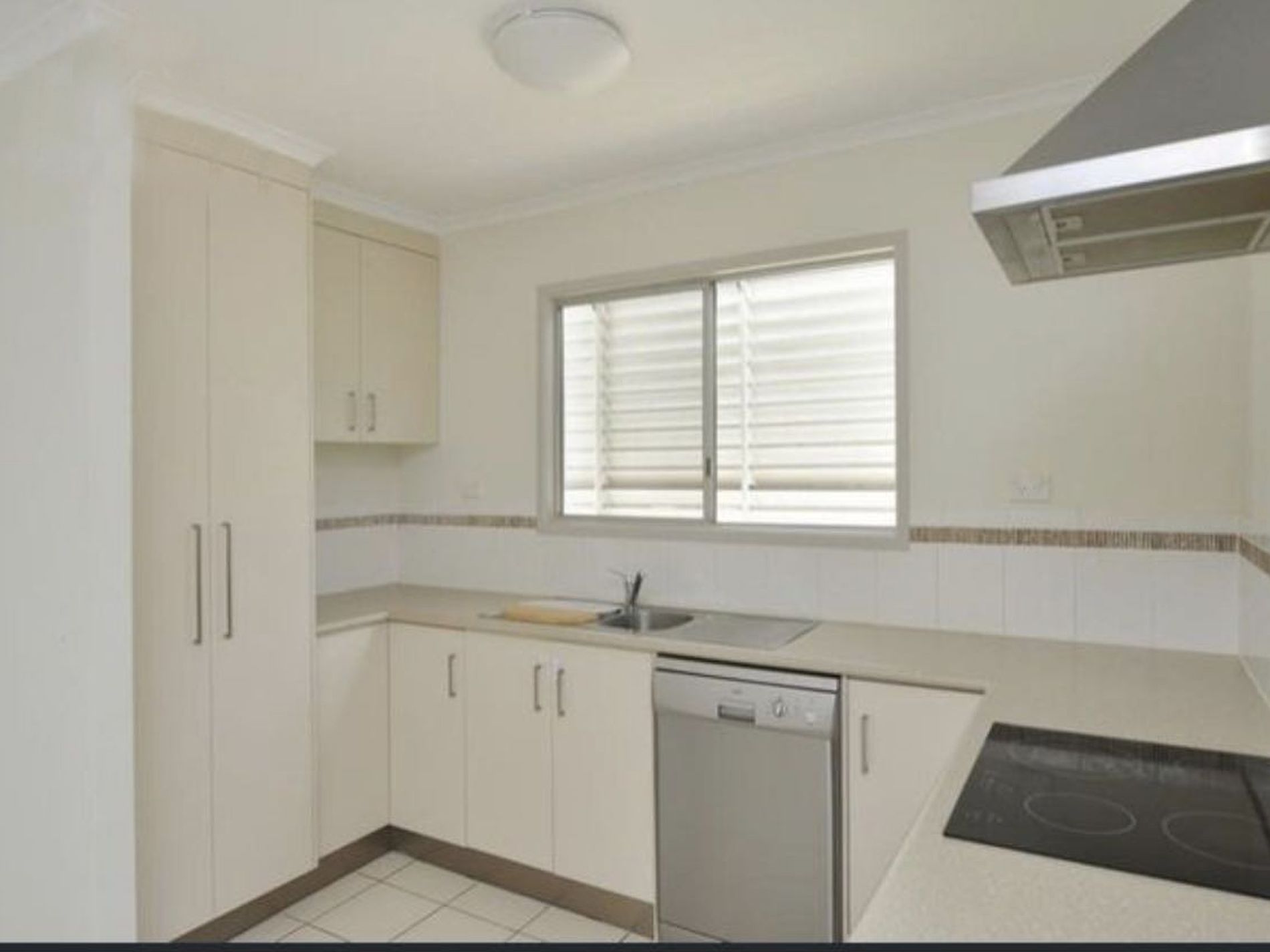 1 Emerson Ct, South Gladstone