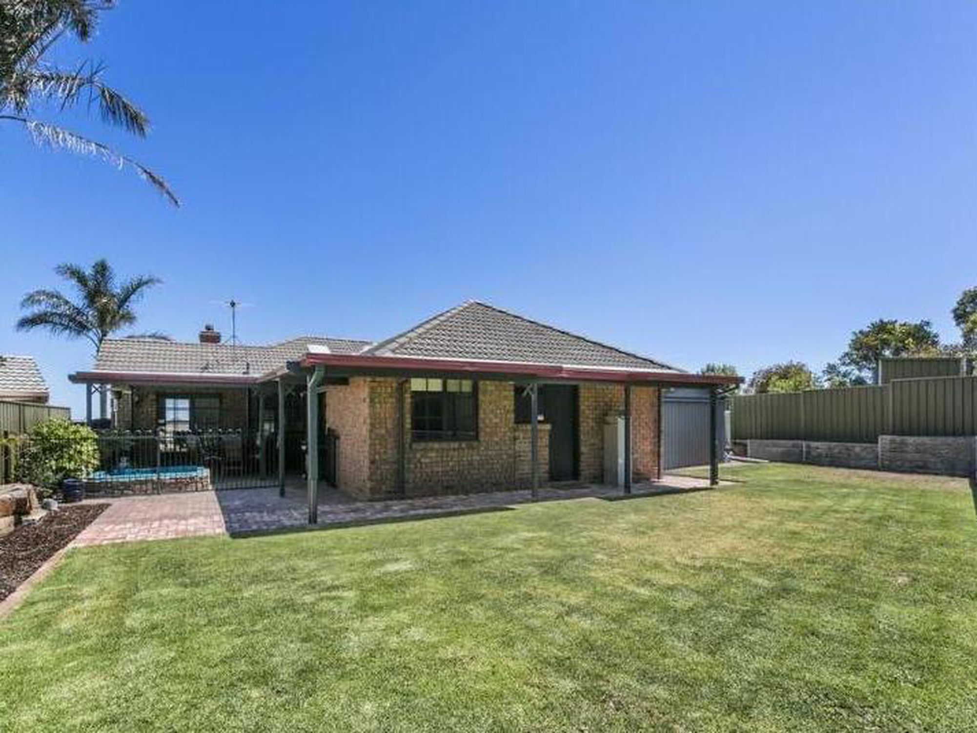 16 Lapwing Street, Hallett Cove