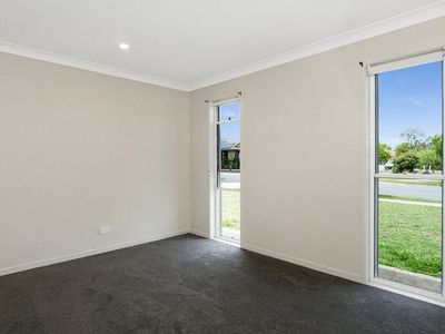 14 Hilltop Crescent, Flagstone