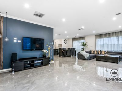 1 Tara Boulevard, Officer