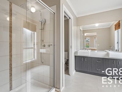 16 Avendon Court, Narre Warren South