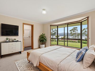 222 Cygnet Coast Road, Lymington