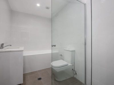 21 / 4 Charles St, Canterbury