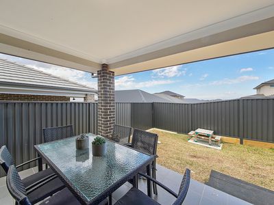 4 Courtney Loop, Oran Park