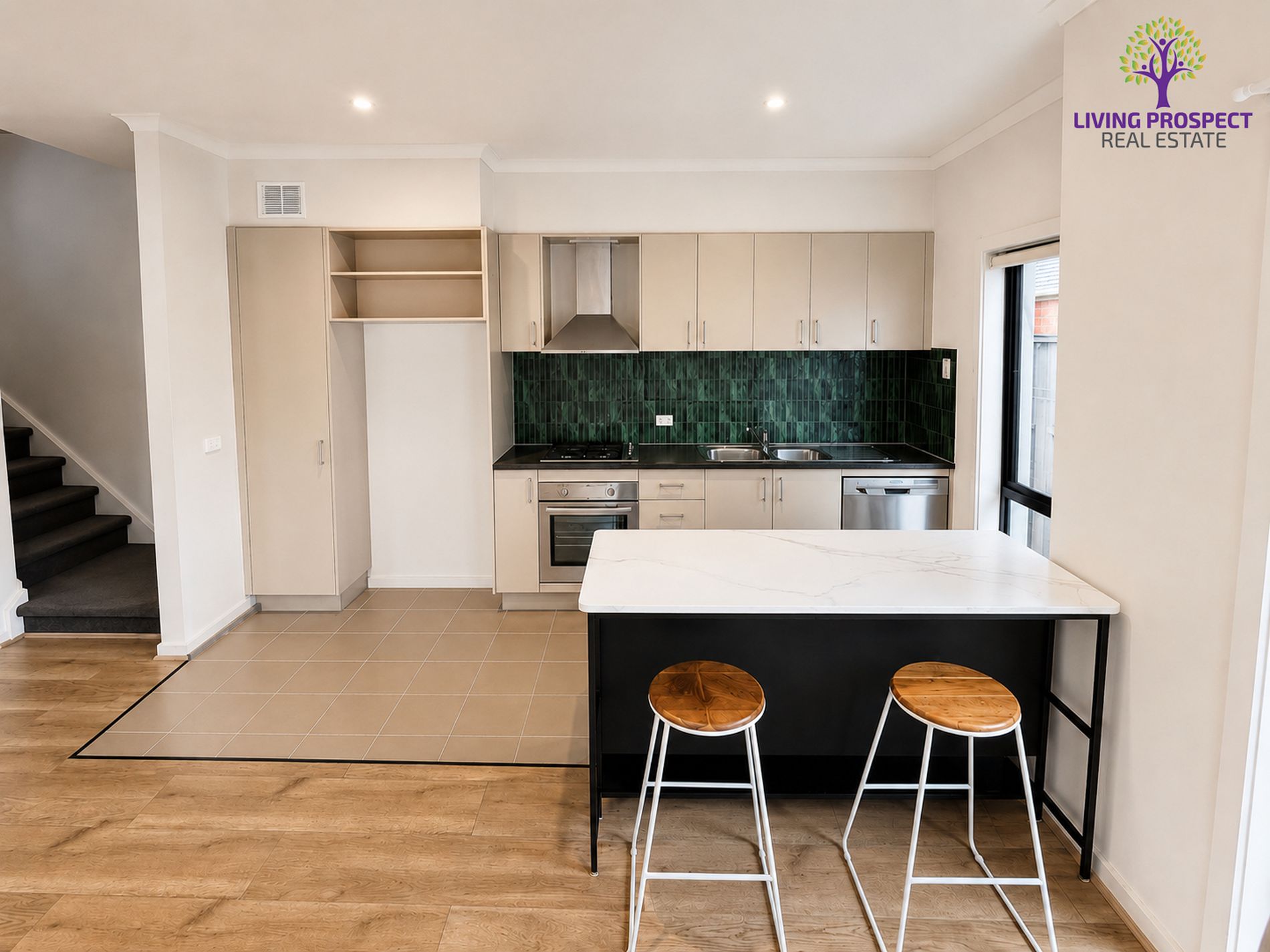 33 / 39 Astley Crescent, Point Cook