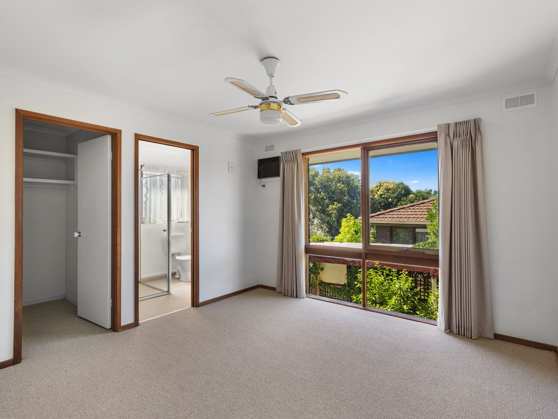 12 HANLEY CRESCENT, Seymour