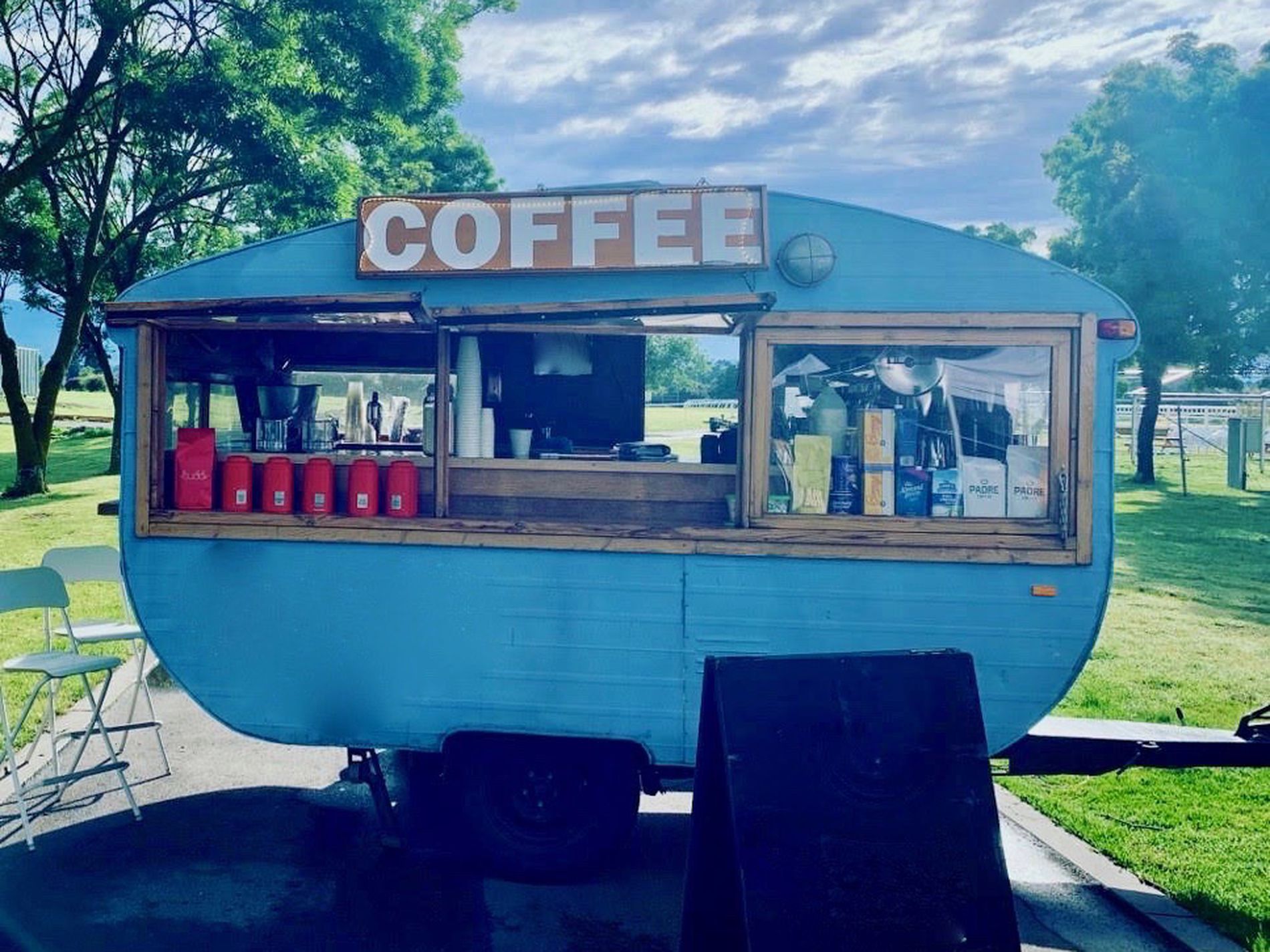 Travelling coffee & bar business for sale 