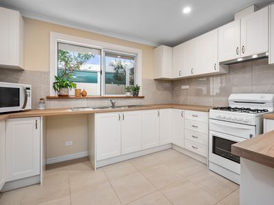 83 Varden Street, Piccadilly