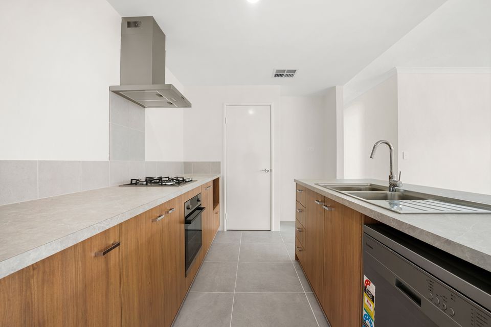 16 Minjary Loop, Baldivis