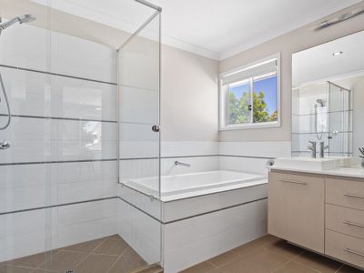 8 Cherry Court, Coomera