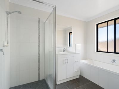 35 Honeyeater Place, Lowood