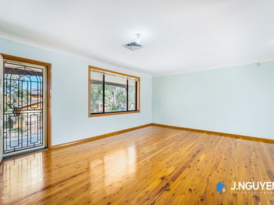 2 Drummoyne Crescent, St Johns Park