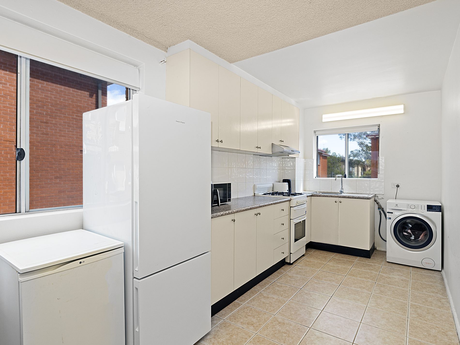 6 / 15 Mascot Drive, Eastlakes