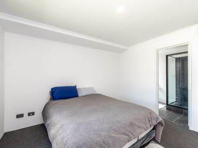 4 Auburn Vista, Brabham