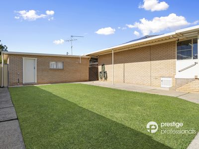 37 Edgecombe Avenue, Moorebank