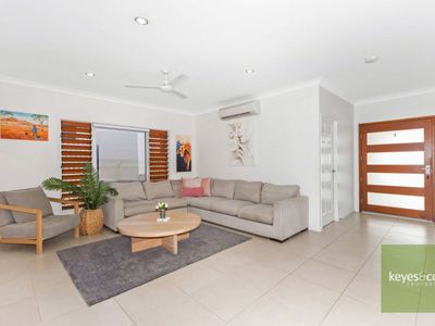 2 Zoe Court, Mount Louisa