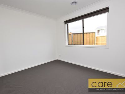 85 DARTMOOR DRIVE, Cranbourne East