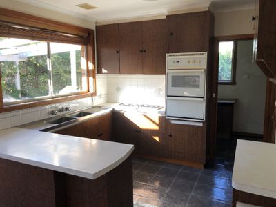 5 Myrtle Road, Canterbury