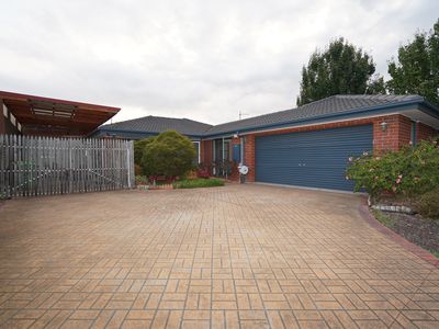 13 Benor Court, Pakenham