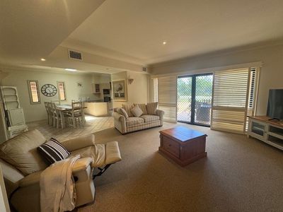 3 / 17 The Grange, Tamworth