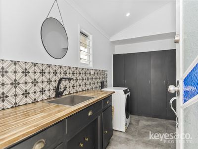 2 The Avenue, Hermit Park