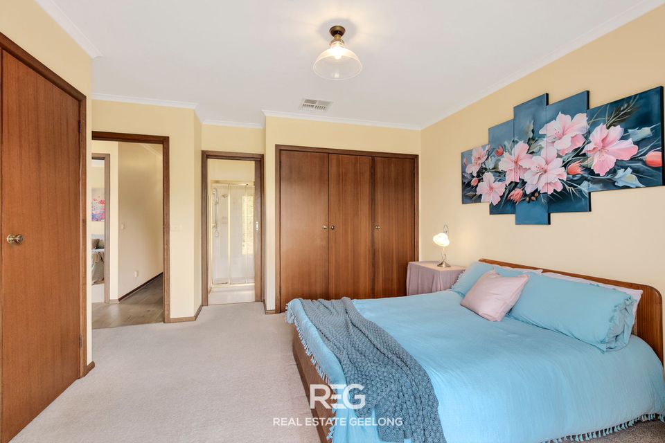 13 Greenbank Court, Leopold