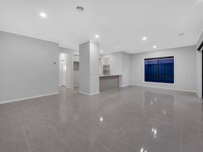 10 Portia Circuit, Clyde North