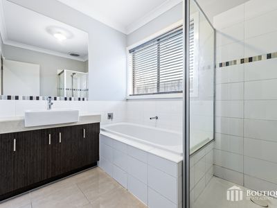 2 / 5 Orchid Avenue, Dandenong North