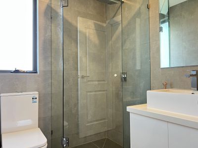 2 / 21 Banool Quadrant, Doncaster East