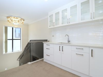 6 McQuoids Road, Flat Bush