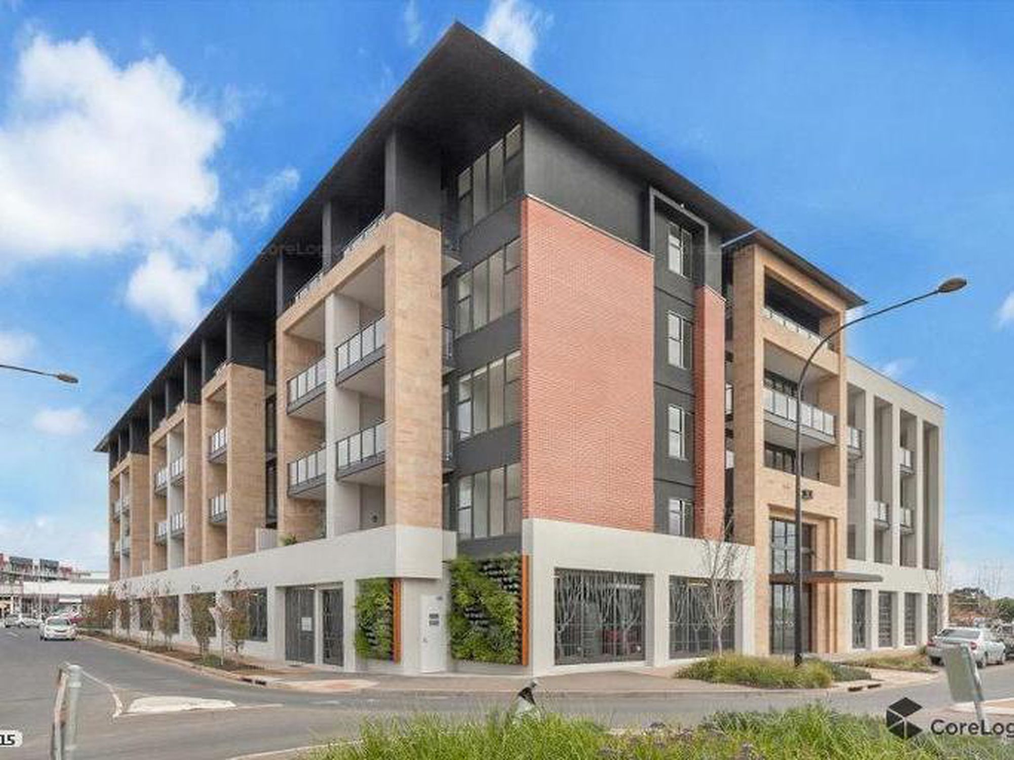 305  301 St. Clair Avenue, St Clair