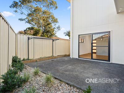 4 / 8 Fraser Crescent, Albion Park
