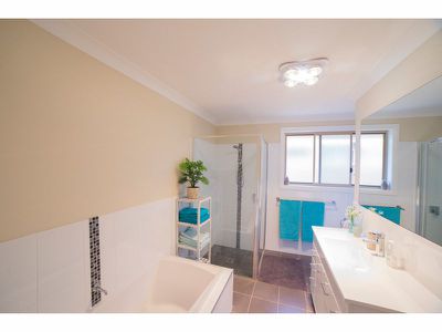 4B Keswick Parkway, Dubbo