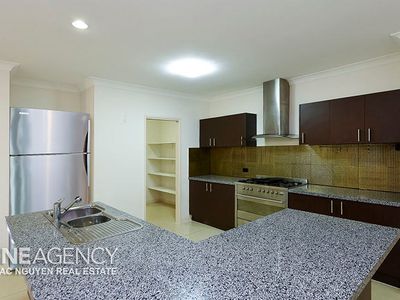37 Injune Circuit, Calamvale
