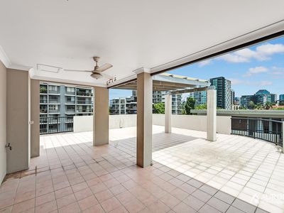 12/240 Wellington Road, Kangaroo Point