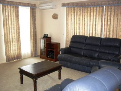 9 King Henry Court, Torquay