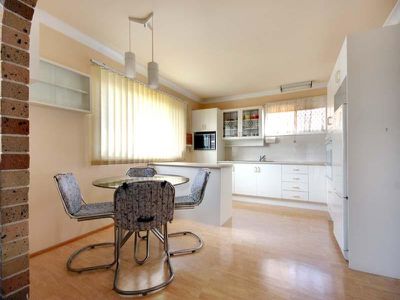 30 Oakland Ave, Windang