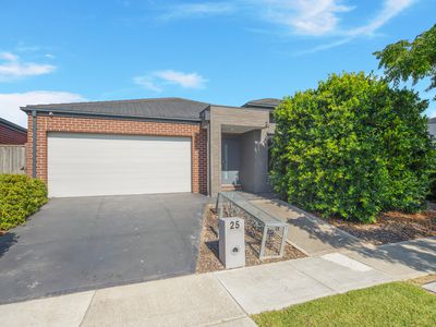 25 Peroomba Drive, Point Cook