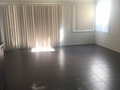 5 Hollyoake Circuit, Bardia