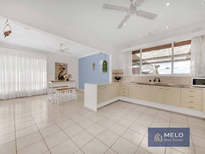 9 Riviera Road, Avondale Heights