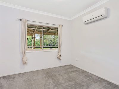 30 Glenmore Crescent, Rochedale South