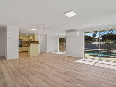 2 Wendy Court, Rochedale South