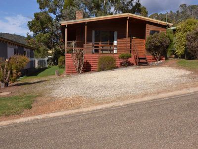 26 Coolumbooka Ave, Tawonga South