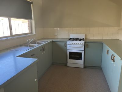 2 Nireeda Close, Moolap