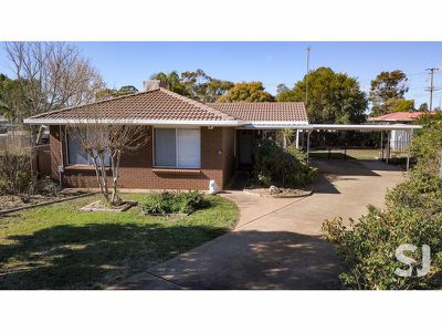 16 Flinders Close, Dubbo
