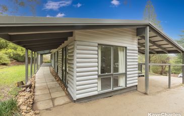 4 Simmons Close, Cockatoo