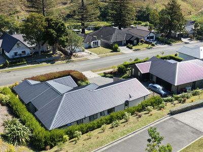 59 Sunningdale Drive, Stoke