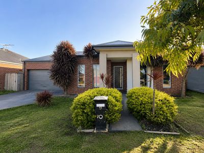 13 Laurence Way, Tarneit